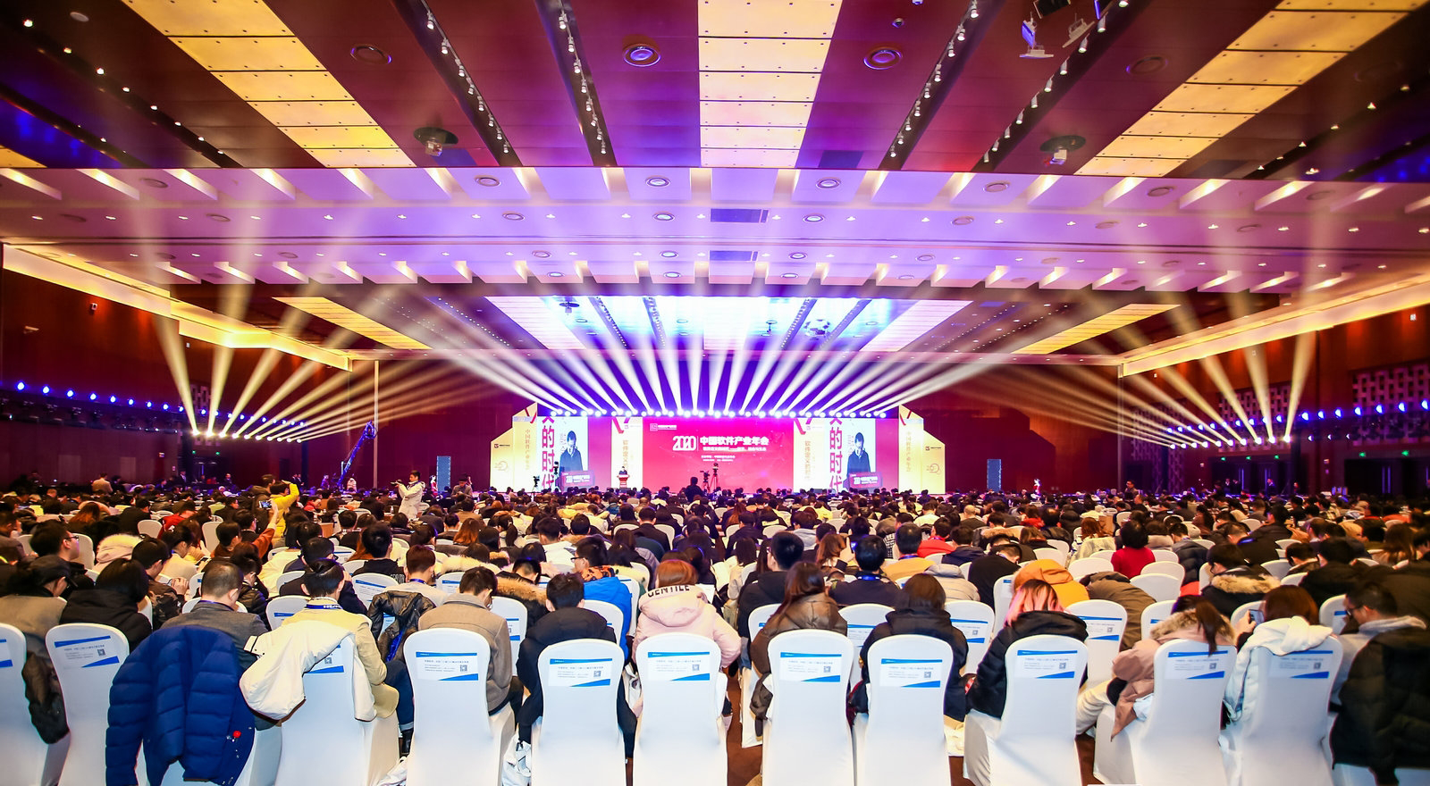 米兰中国官方网荣膺2019年中国最具影响力软件和信息服务企业